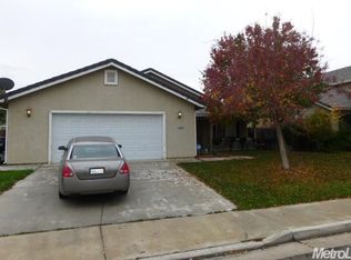 2239 Racquet Club Dr, Los Banos, CA 93635