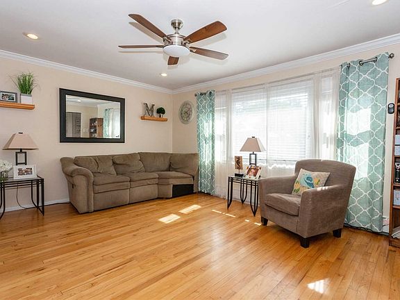 3rd image of 168 McKinley Ave