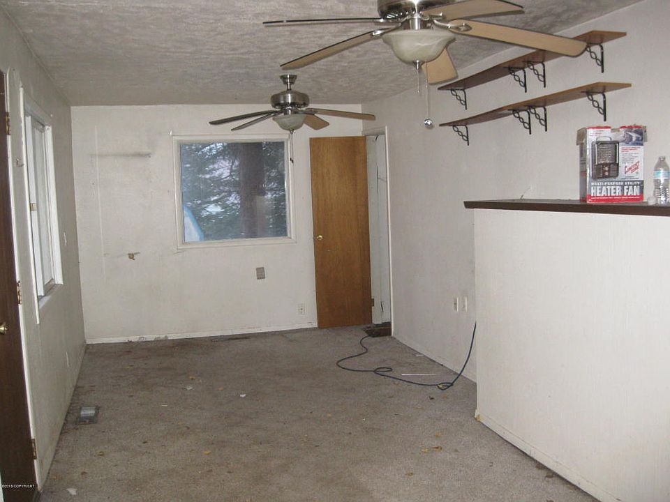 2nd image of 714 Linwood Ln