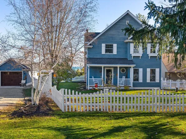 4996 Lake Bluff ROAD, Port Washington, WI 53074
