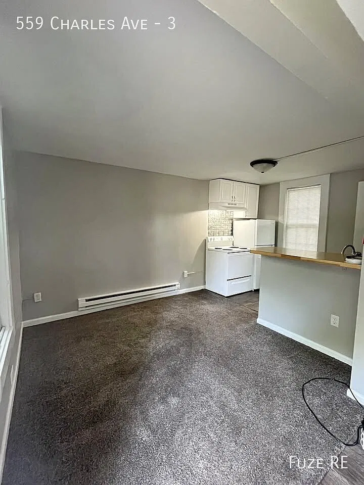 Cozy Studio Unit in St. Paul - Available Now! — Photo 1
