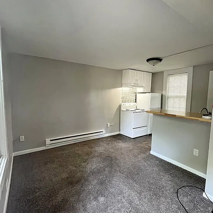 559 Charles Ave #3