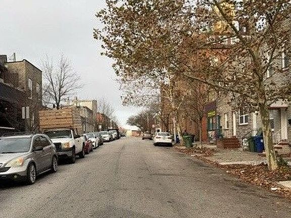 5th image of 3717 Claremont St