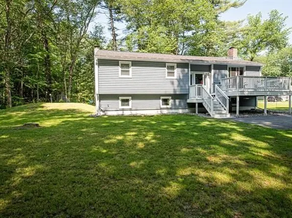 25 Bartlett St, Kingston, NH 03848