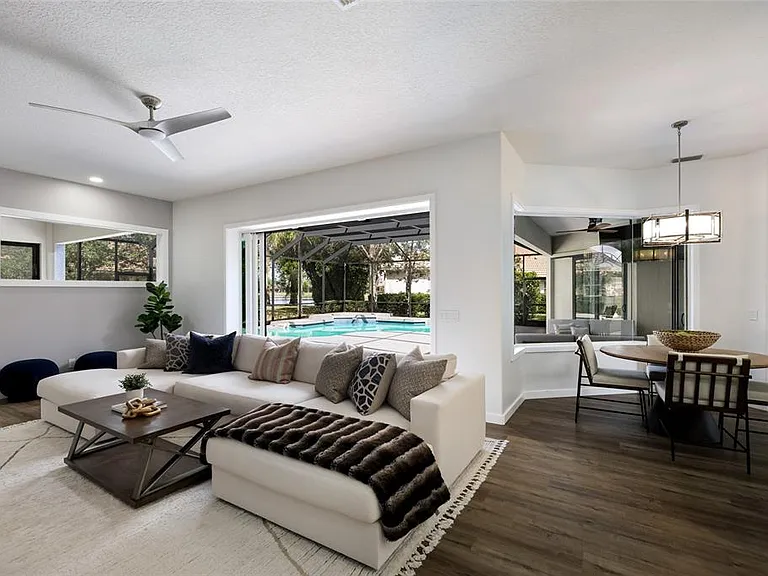8009 Royal Birkdale Cir — Photo 32