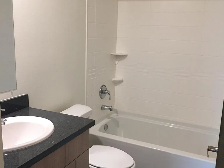 2 BED UNIT BEROOM 1 BATH