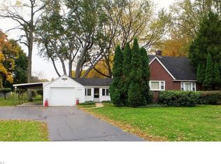 1495 Lake Rd, Conneaut, OH 44030