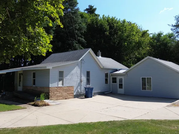 627 S Ensley St, Howard City, MI 49329
