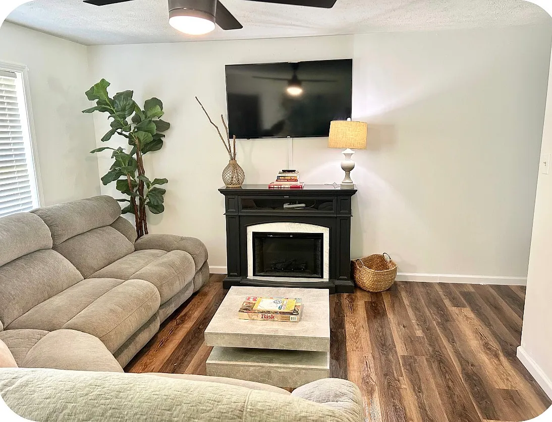 3 bed, 1300 sqft, $2,500 — Photo 2