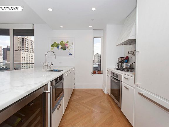 5th image of 305 E 85th St APT 8B