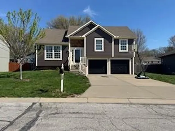 930 NW Scenic Dr, Grain Valley, MO 64029