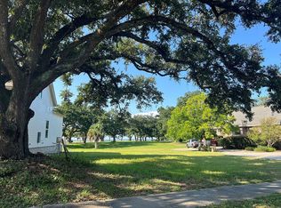 425 2nd St, Gulfport, MS 39507