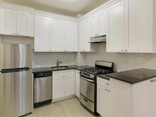 462 6th Street image 1 of 4