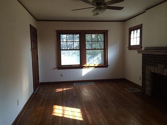5th image of 34 Forest Glen Ave