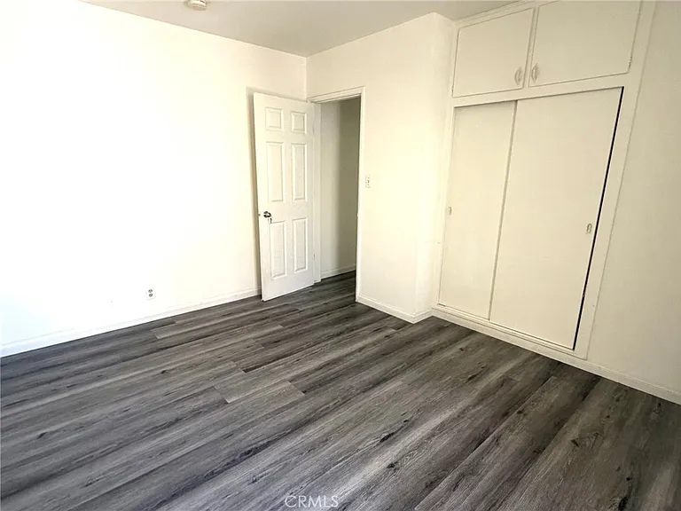 1023 E Thelborn St — Photo 9