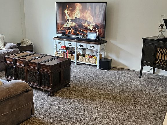 4th image of 2420 193rd St E