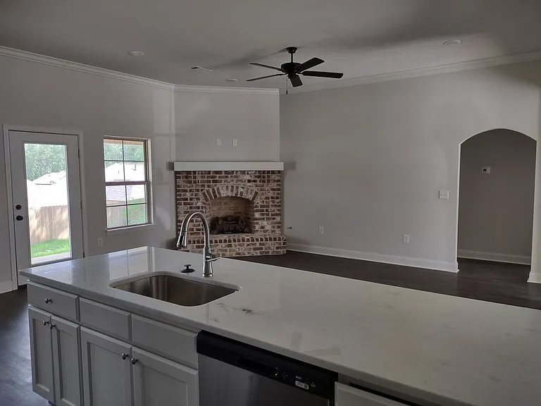 464 Silver Hill Dr — Photo 6