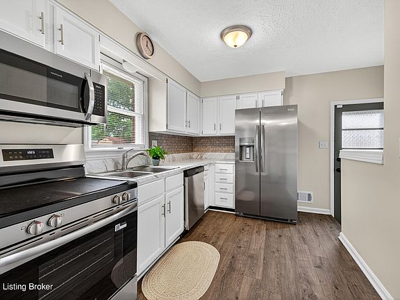 5th image of 7604 Texlyn Ct