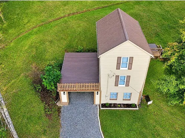 226 Perin St, Century, WV 26201