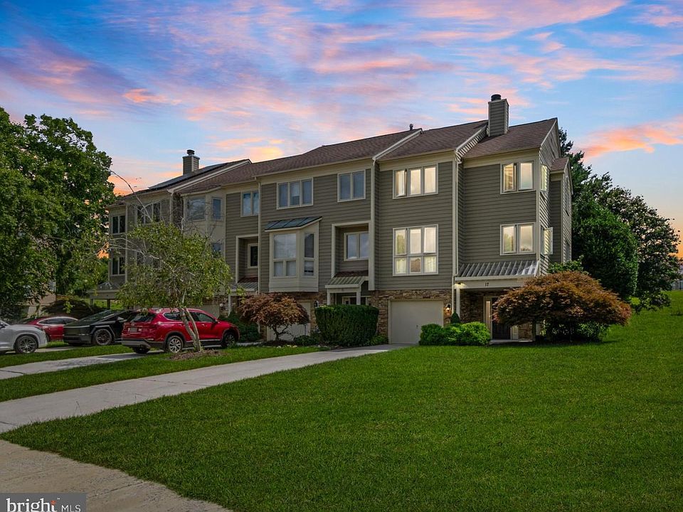 1st image of 17 Stablemere Ct