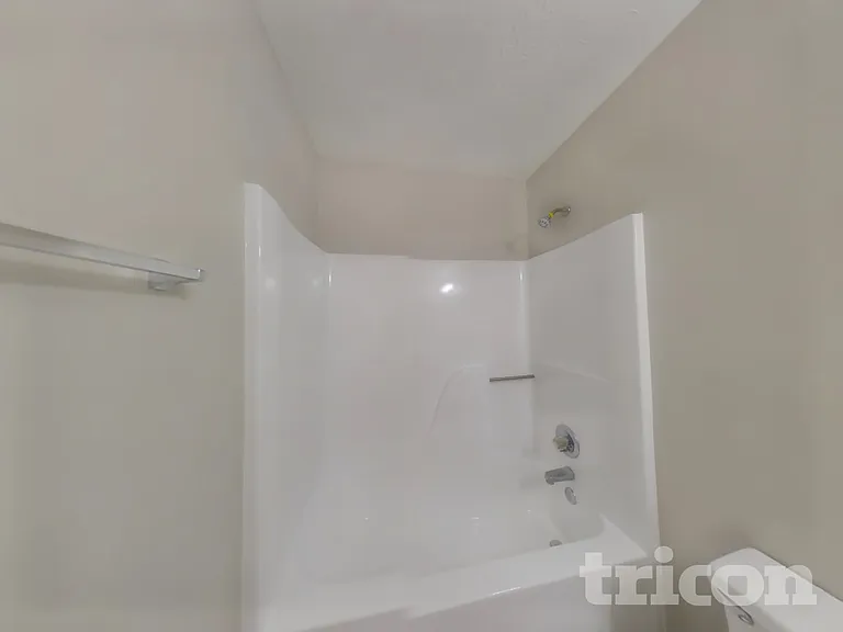 2407 Windridge Dr NE — Photo 17