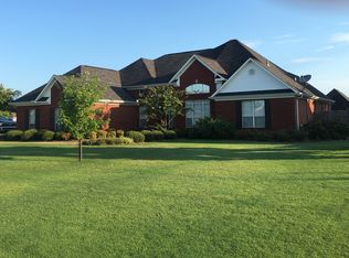 4540 Meadow Ridge Dr, Tupelo, MS 38801