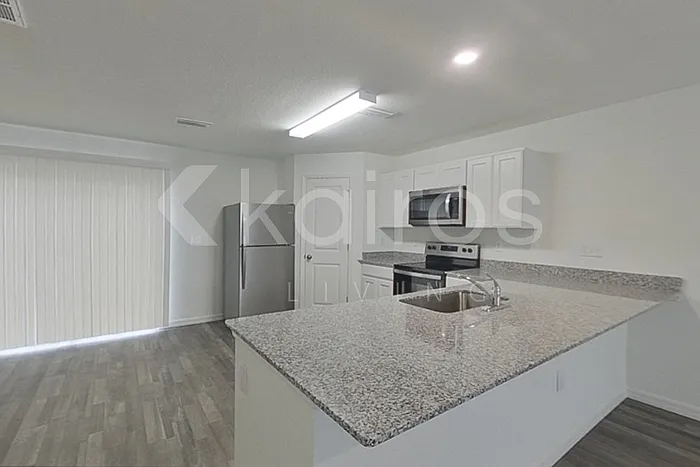 4 bed, 3.0 bath, 1836 sqft, $2,295 — Photo 4