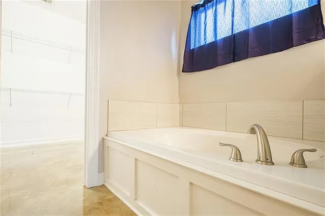 17289 Paddock Cir — Photo 7