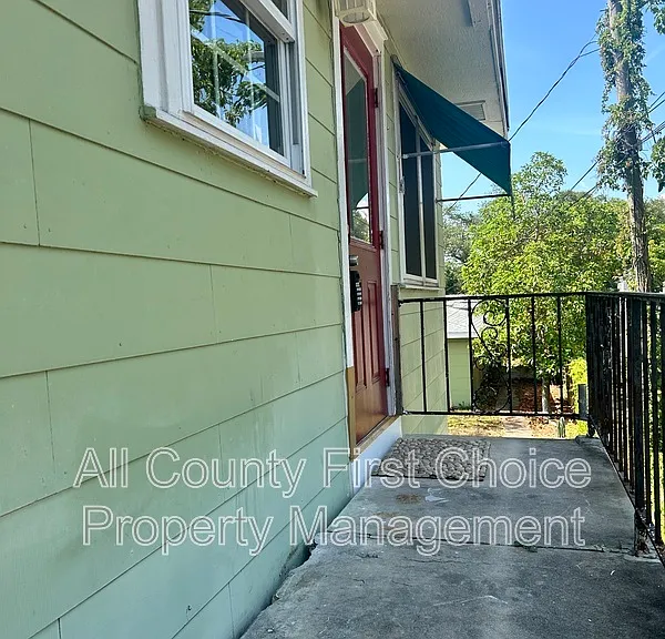 5119 28th Ave S — Photo 1