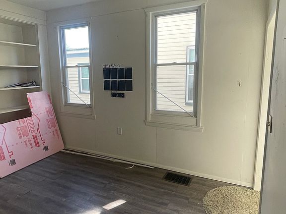 5th image of 410-412 Parker Ave #2