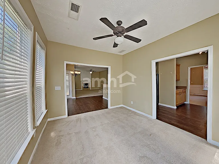 409 Avery Ct — Photo 12