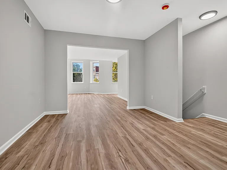 904 Newington Ave #B — Photo 8