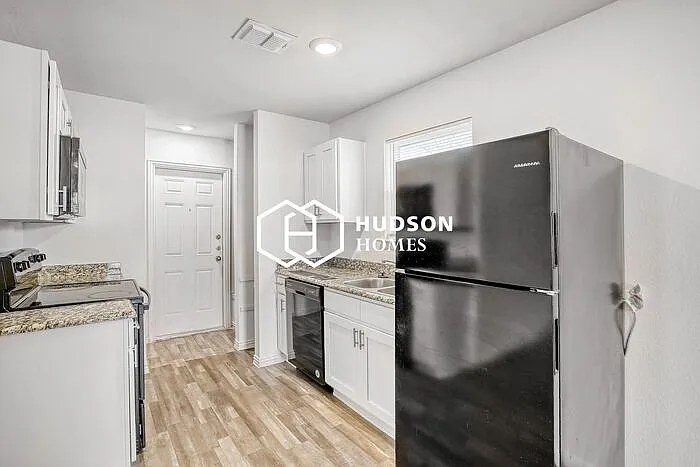 5746 Mayo Dr — Photo 4