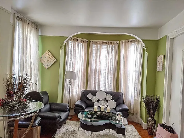41 Hutton St #1 — Photo 6