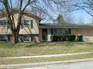 1720 Longmeadow Dr, West Bend, WI 53095