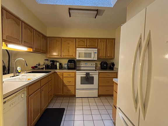 2nd image of 83 Catamaran Ln