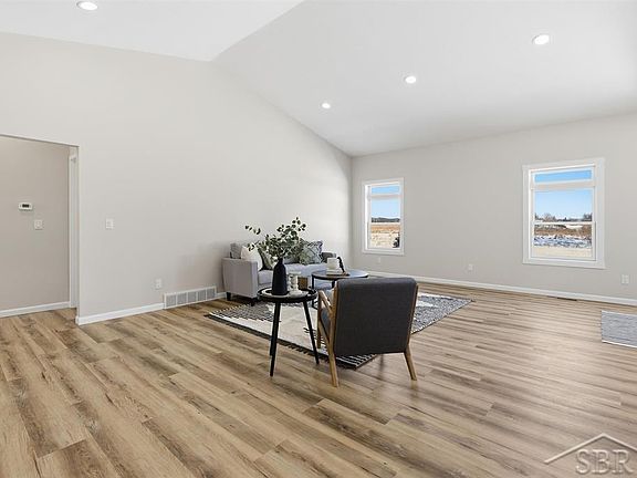 3rd image of 4521 E Crossroads Dr