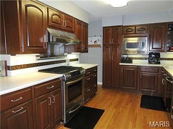 2nd image of 627 Villa Gardens Dr