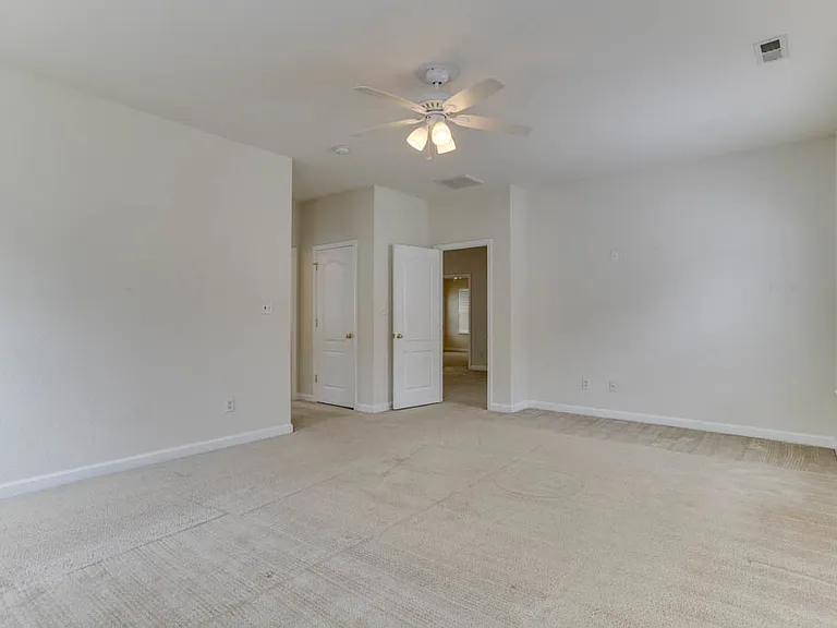 528 Normandy St — Photo 26