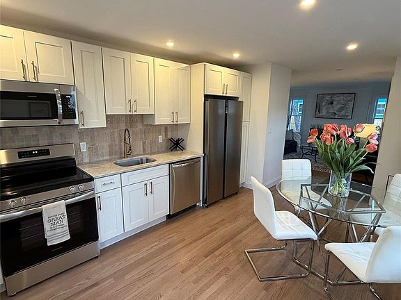 4th image of 661 College Road