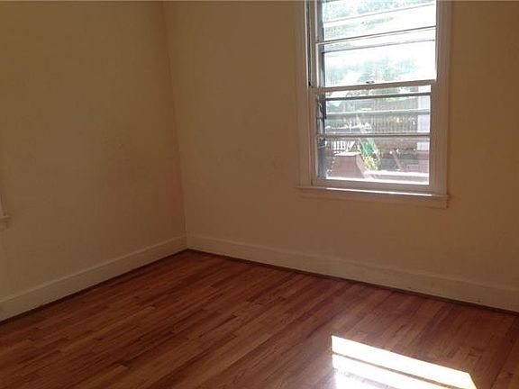 3rd image of 103 W Maine Ave