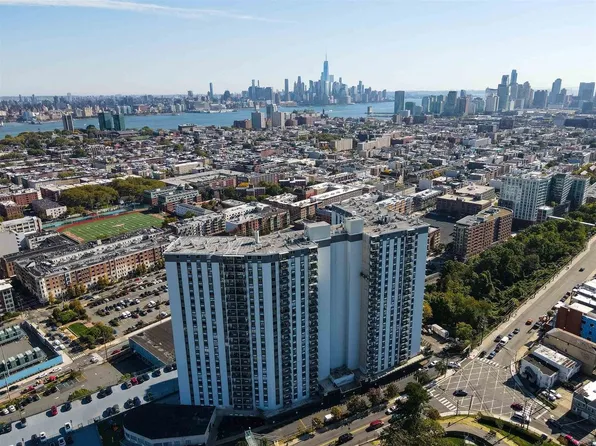 100 Manhattan Ave APT 1106, Union City, NJ 07087