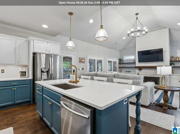 369 Strathaven Dr, Pelham, AL 35124