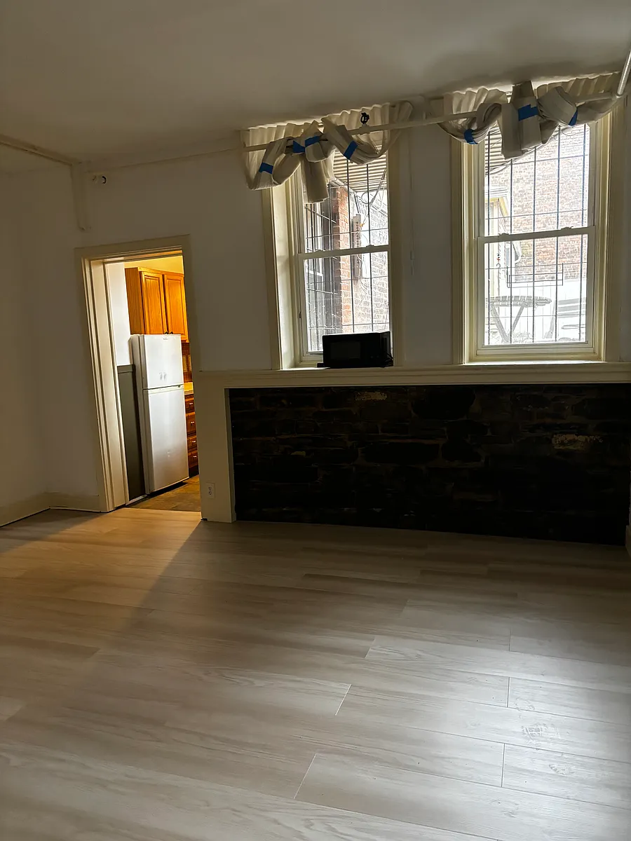 Building Photo - 300 State St #2