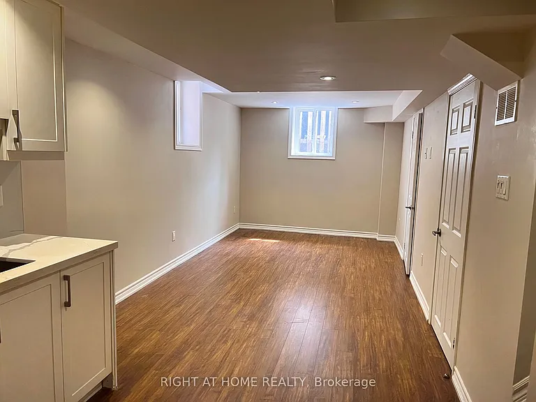 3914 Stardust Dr — Photo 7