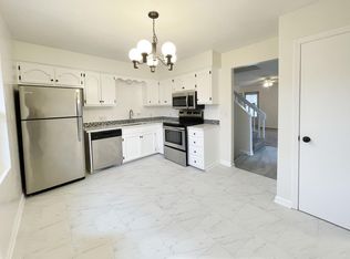 7104 Orchard Ct, Pleasant Valley, MO 64068