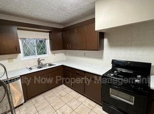 18408 Winslow Rd, Shaker Heights, OH 44122