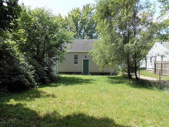 4th image of 435 Cornell Dr