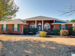 7024 Lynnfield Dr SE, Owens Cross Roads, AL 35763