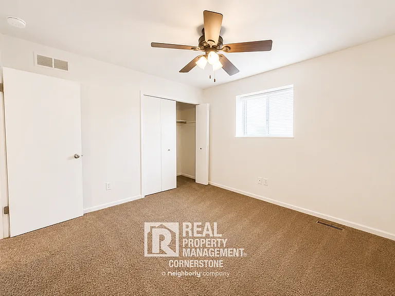 Welcome to Hickory Hills Apartments — Photo 10